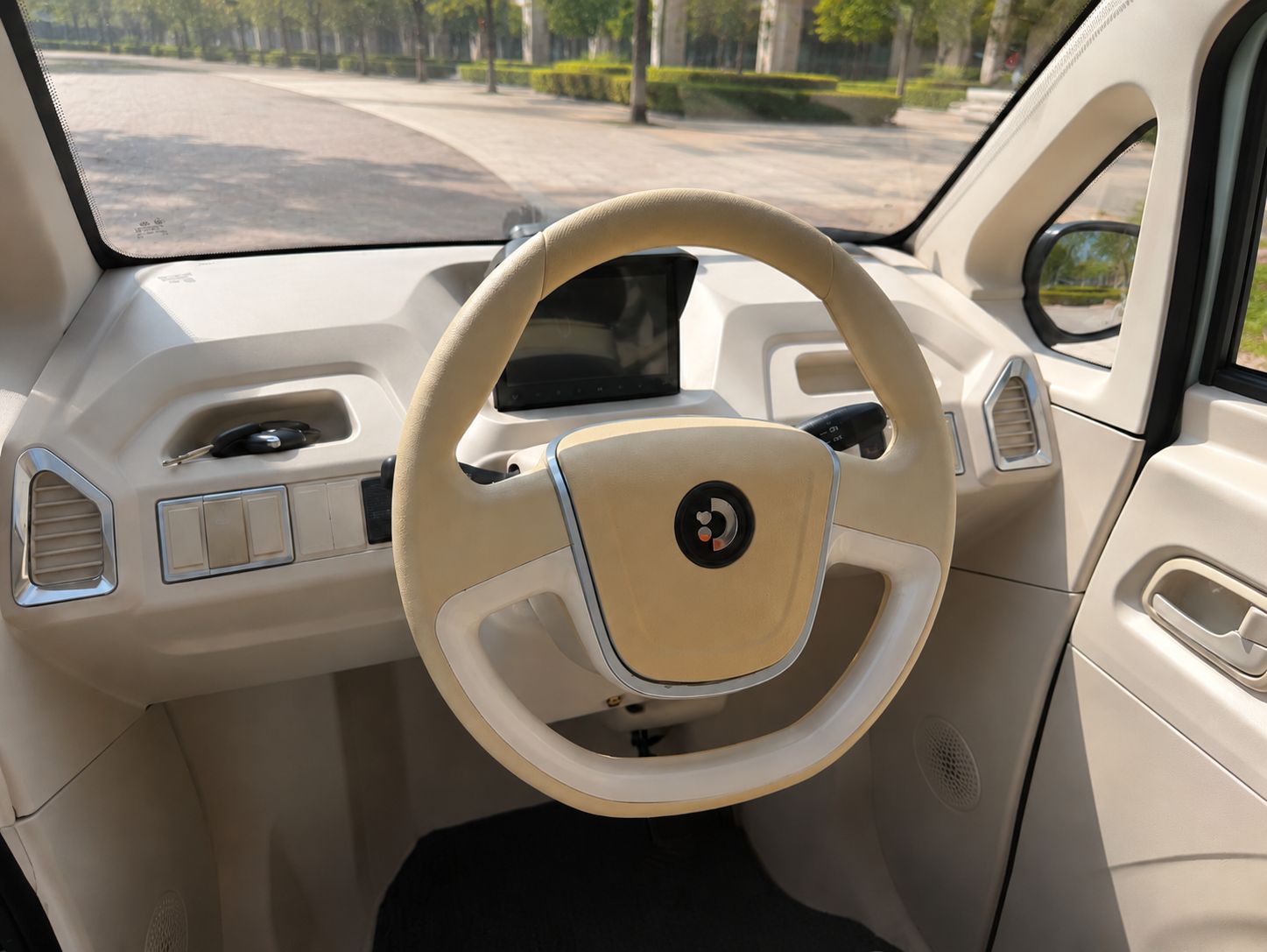 Interni Honri: cruscotto, volante e display digitale